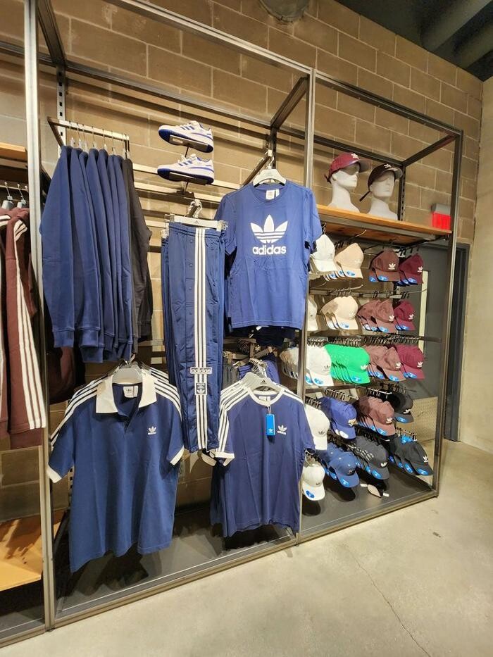 Images adidas Store Aventura