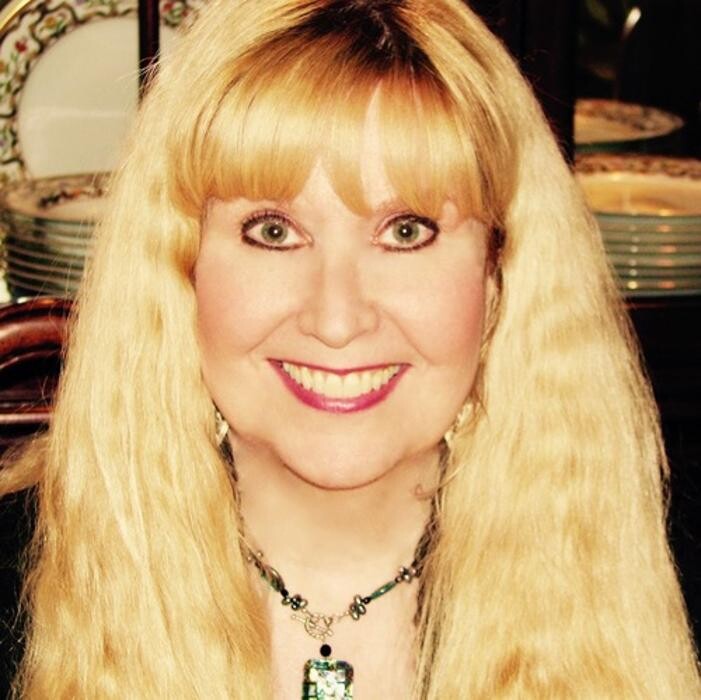 Cindy Muni Psychic Logo