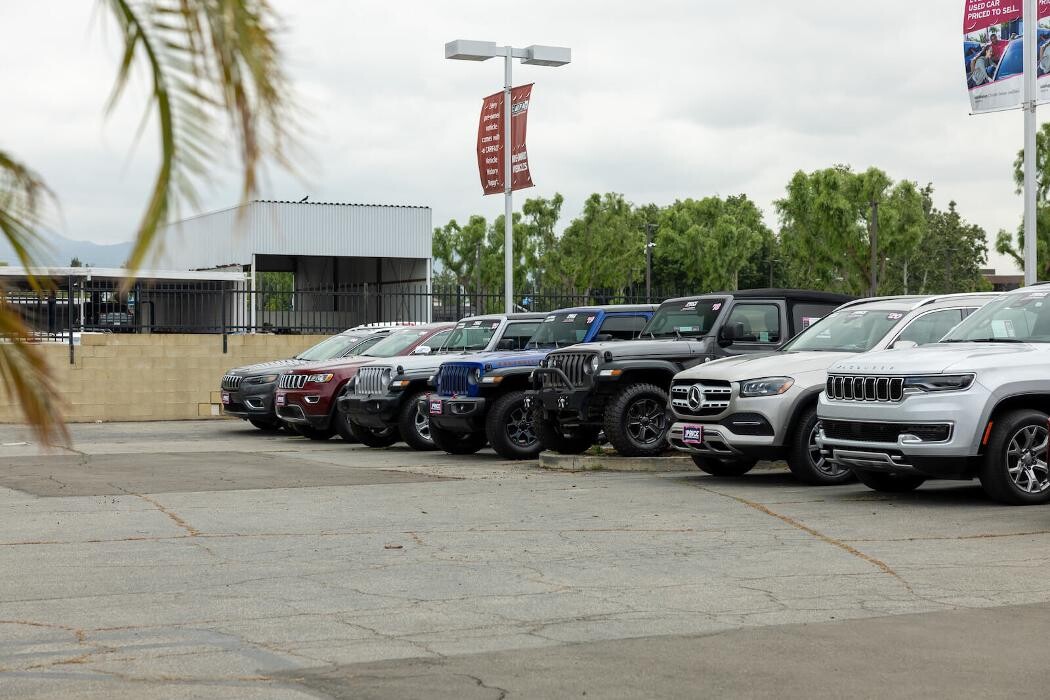 Images AutoNation Chrysler Dodge Jeep RAM Valencia