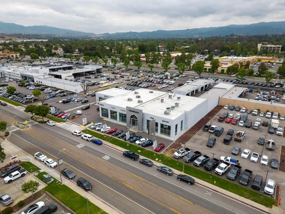 Images AutoNation Chrysler Dodge Jeep RAM Valencia
