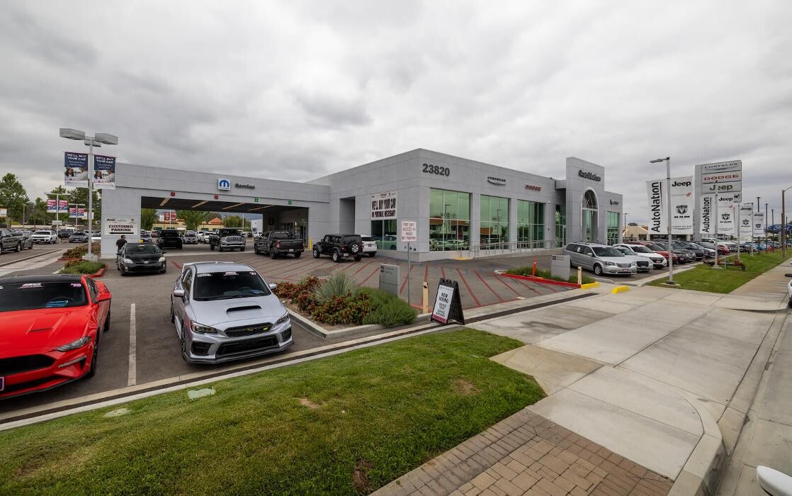 Images AutoNation Chrysler Dodge Jeep RAM Valencia