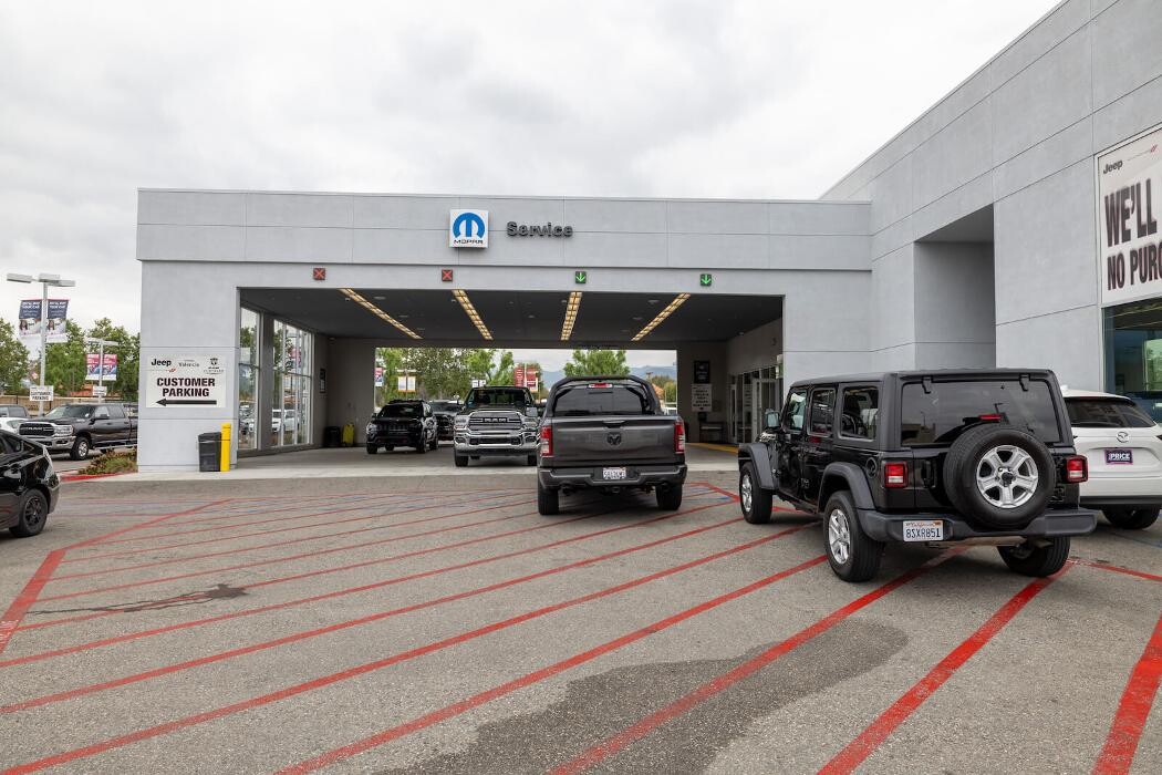 Images AutoNation Chrysler Dodge Jeep RAM Valencia