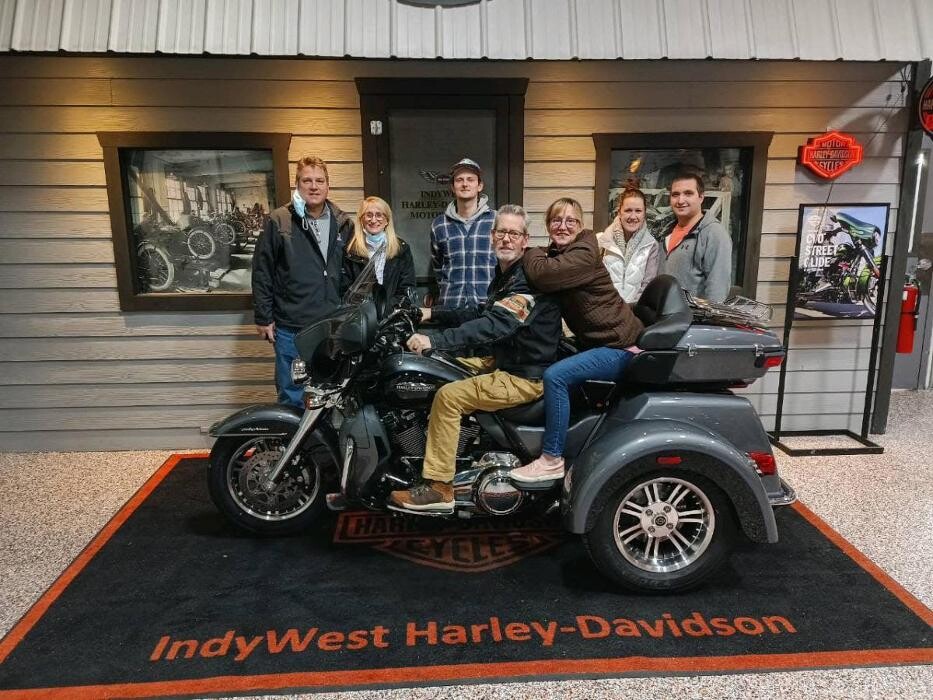 Images Hunter's Moon Harley-Davidson