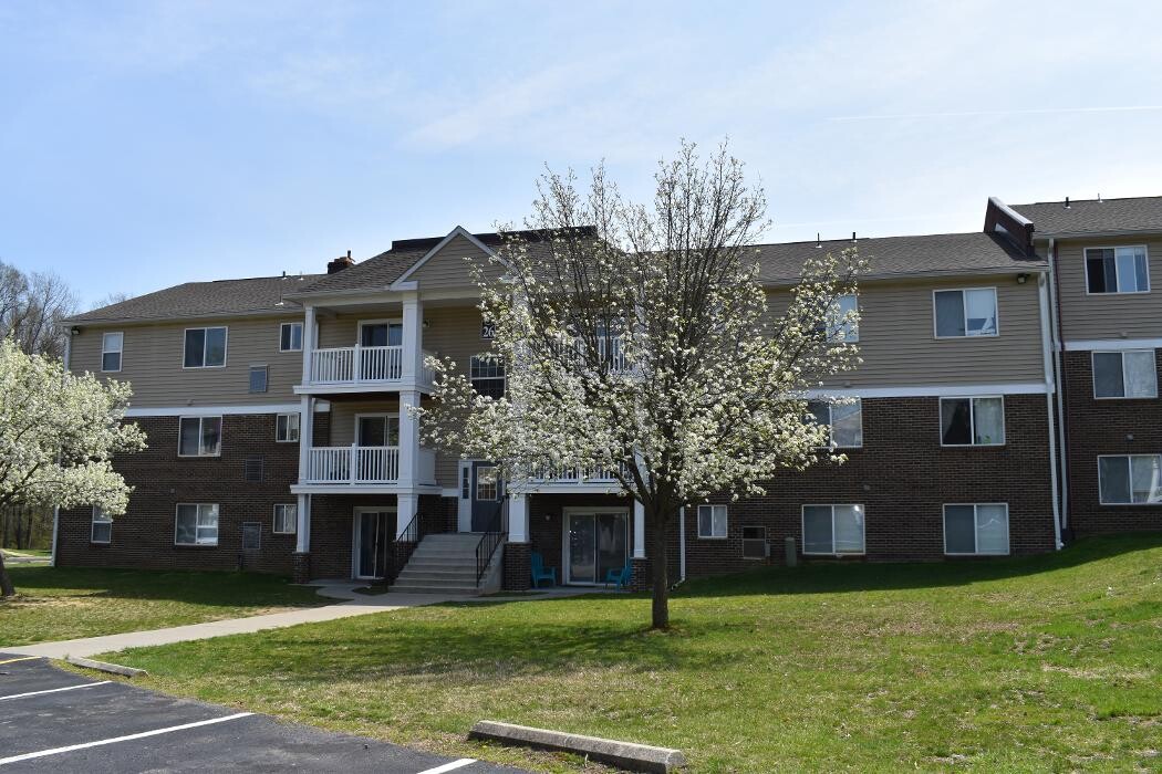 Images Glen Eagle Village Apartments