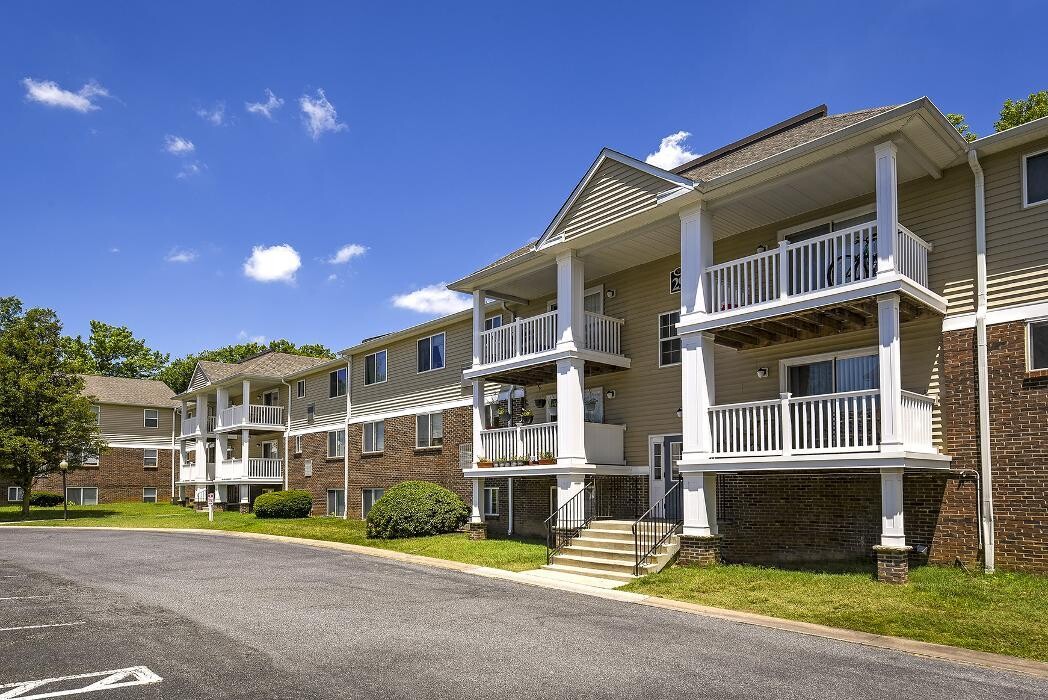 Images Glen Eagle Village Apartments