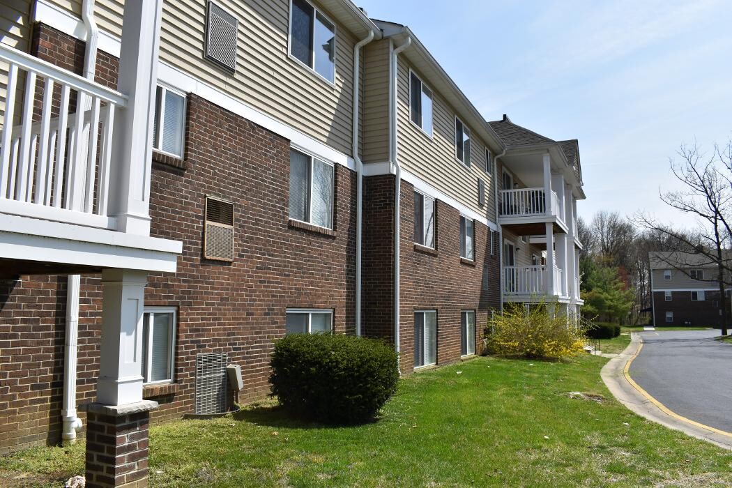 Images Glen Eagle Village Apartments