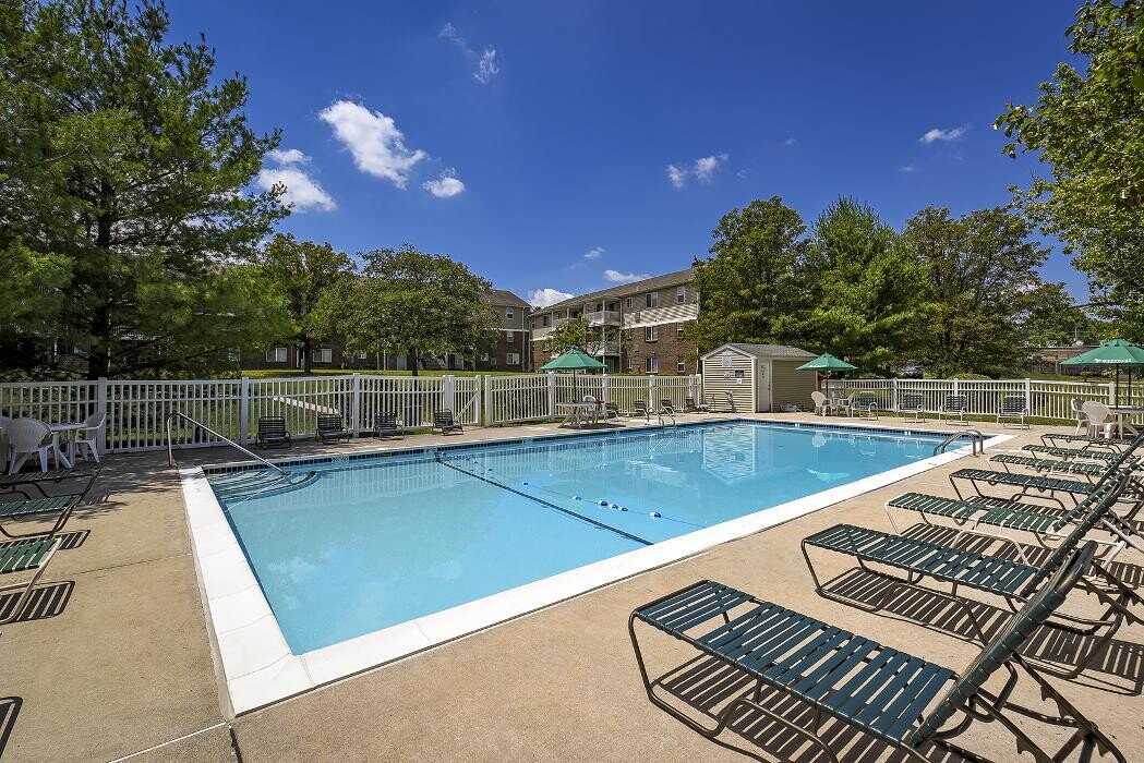 Images Glen Eagle Village Apartments