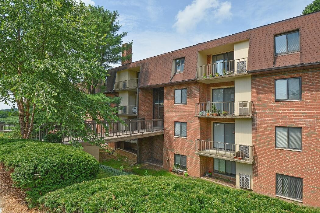 Images Fairway Park Apartments & Townhomes