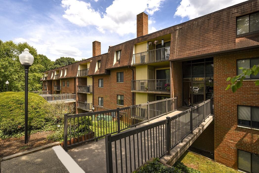 Images Fairway Park Apartments & Townhomes