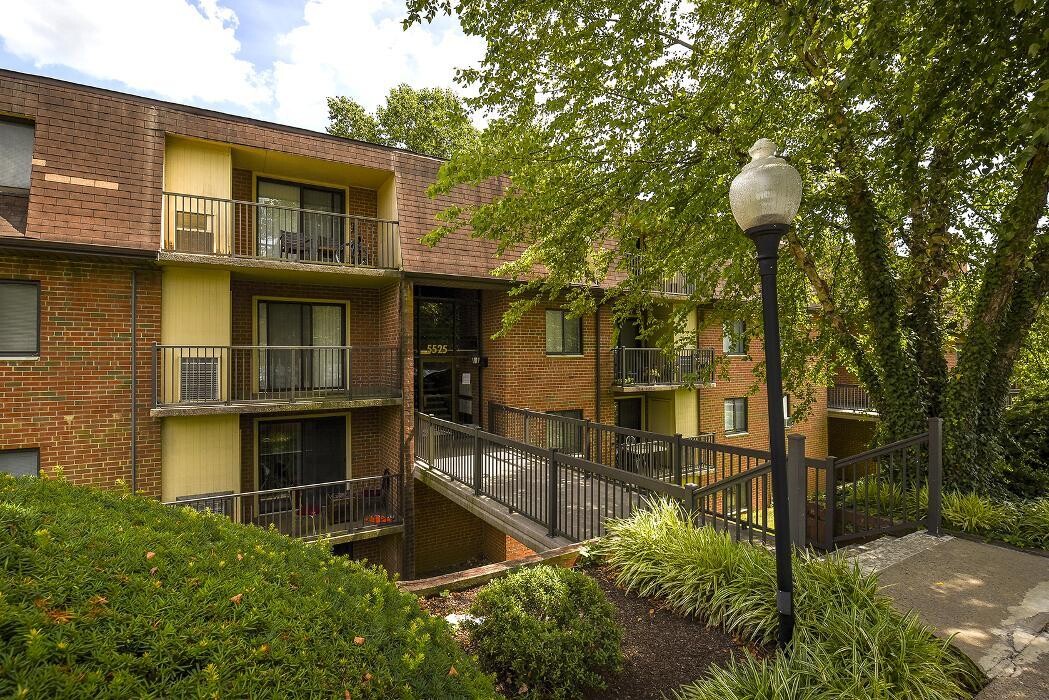 Images Fairway Park Apartments & Townhomes