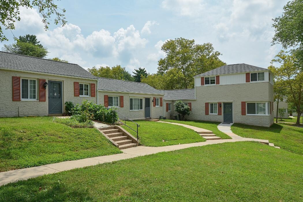 Images Greenville on 141 Apartments & Townhomes