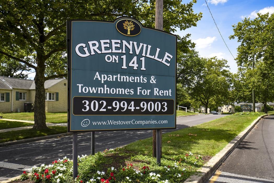 Images Greenville on 141 Apartments & Townhomes