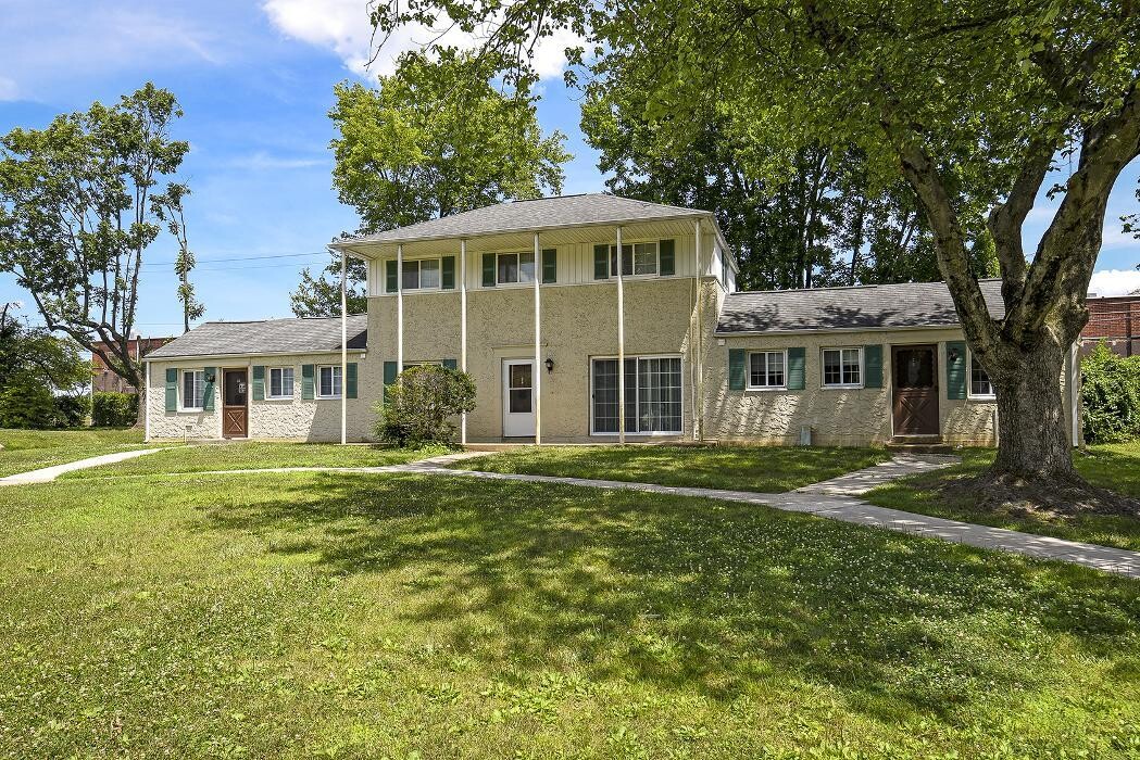 Images Greenville on 141 Apartments & Townhomes