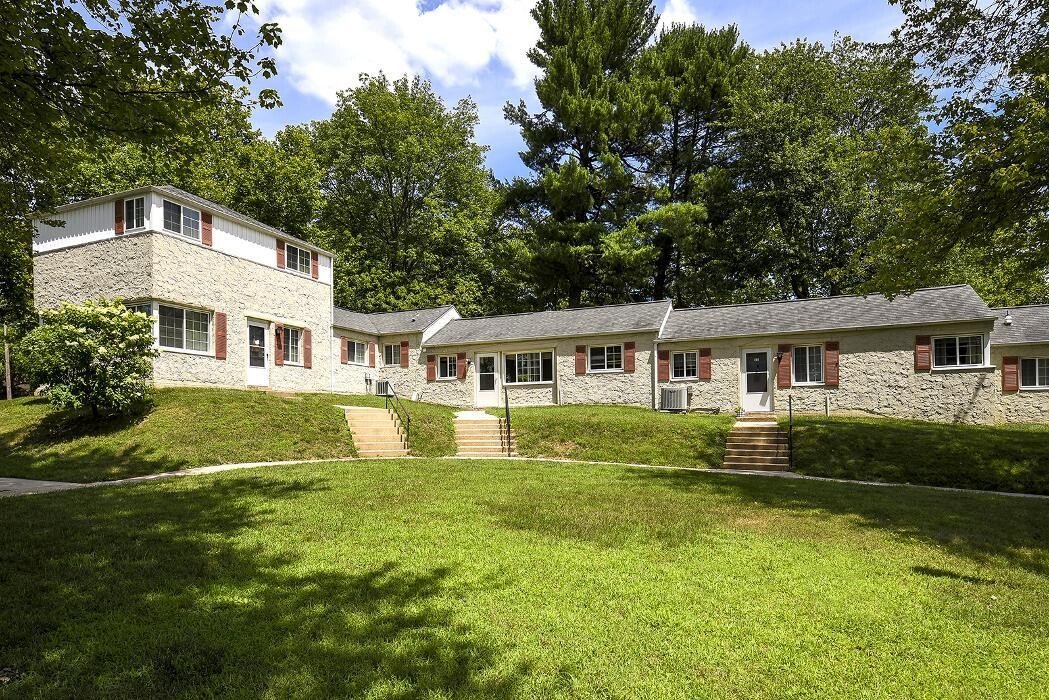 Images Greenville on 141 Apartments & Townhomes