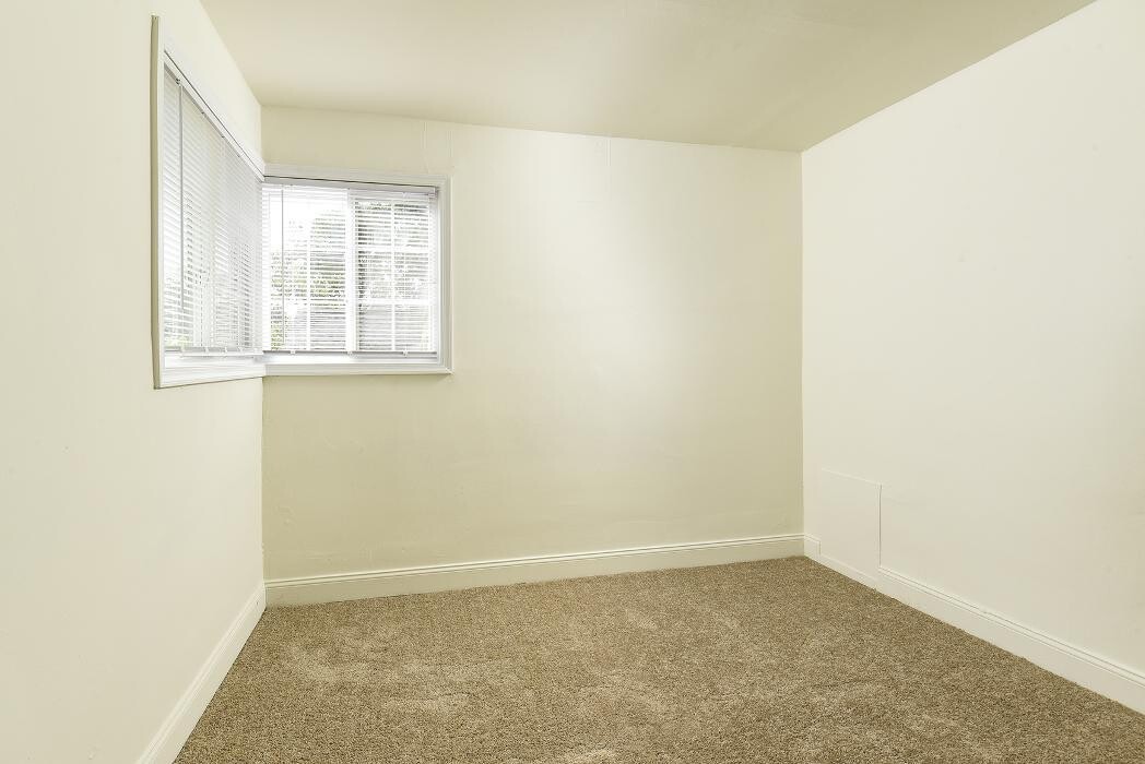 Images Greenville on 141 Apartments & Townhomes