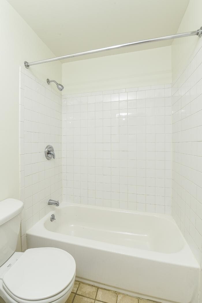 Images Greenville on 141 Apartments & Townhomes