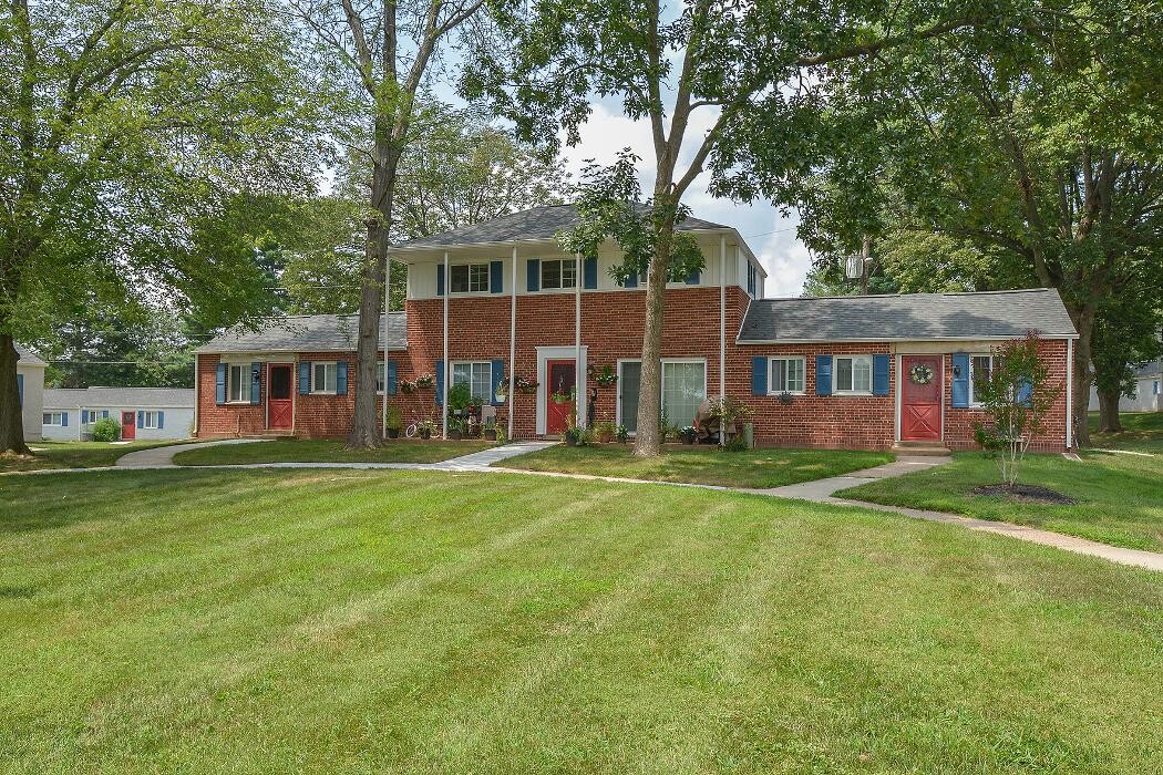 Images Greenville on 141 Apartments & Townhomes