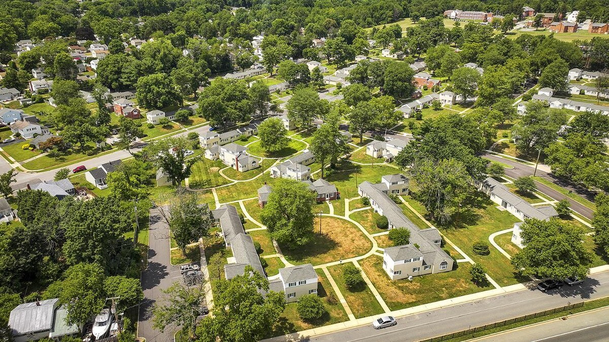 Images Greenville on 141 Apartments & Townhomes