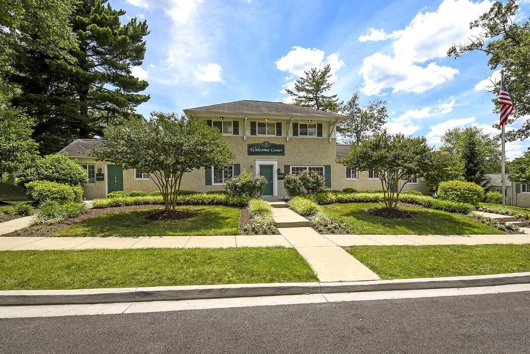 Images Greenville on 141 Apartments & Townhomes