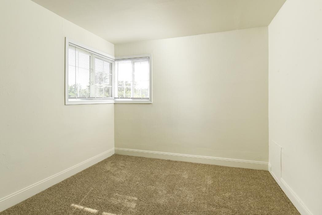 Images Greenville on 141 Apartments & Townhomes