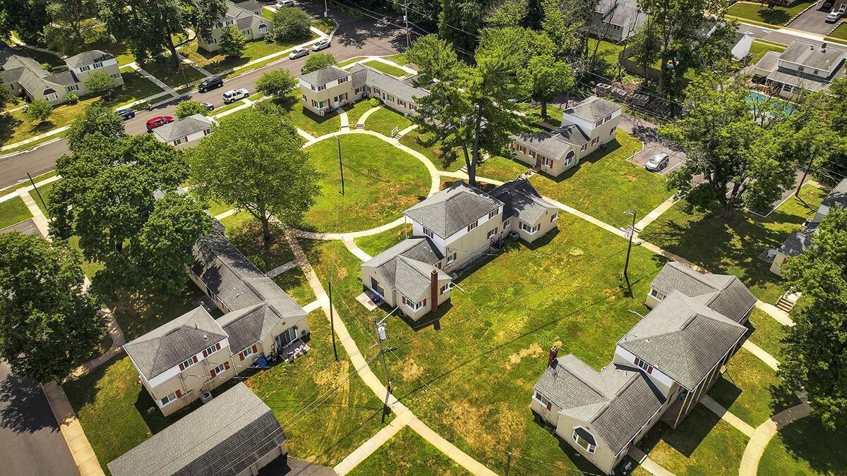 Images Greenville on 141 Apartments & Townhomes