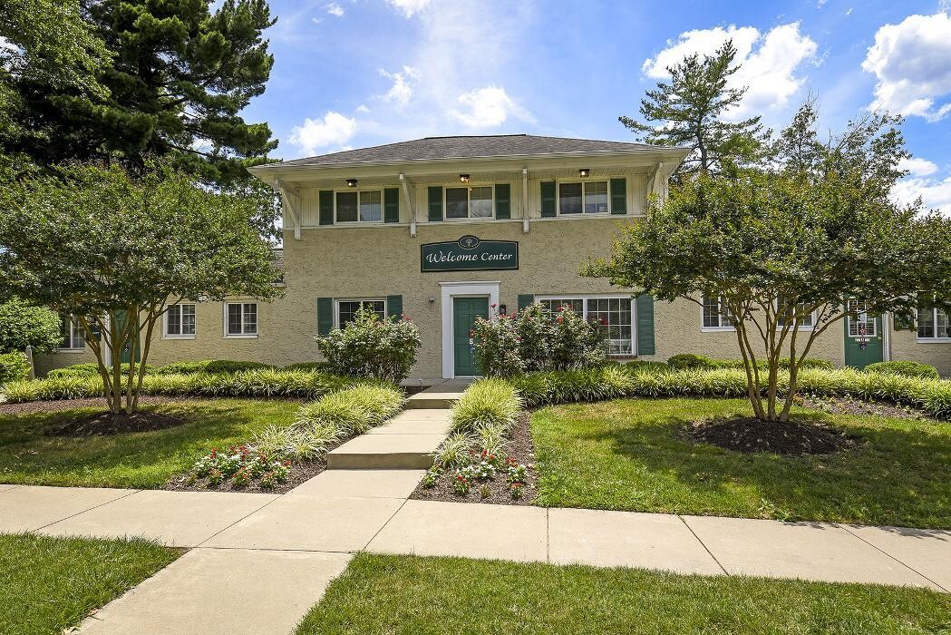 Images Greenville on 141 Apartments & Townhomes