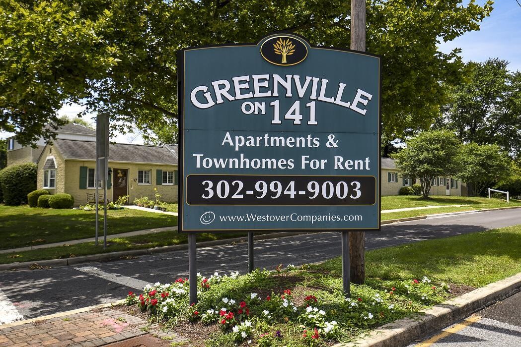 Images Greenville on 141 Apartments & Townhomes