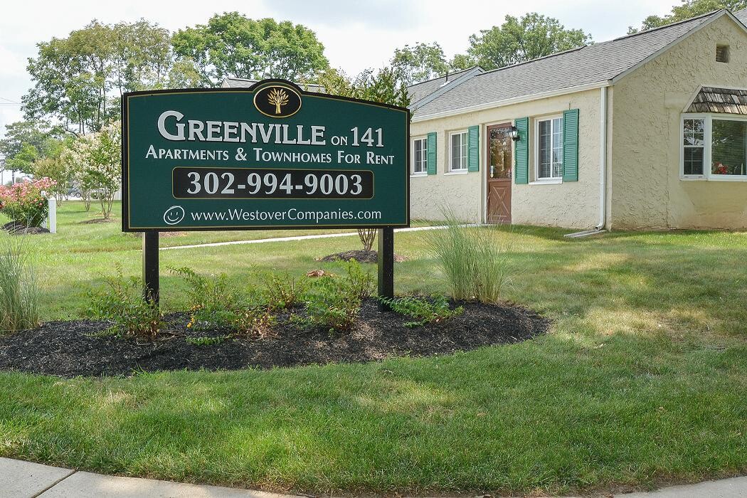 Images Greenville on 141 Apartments & Townhomes