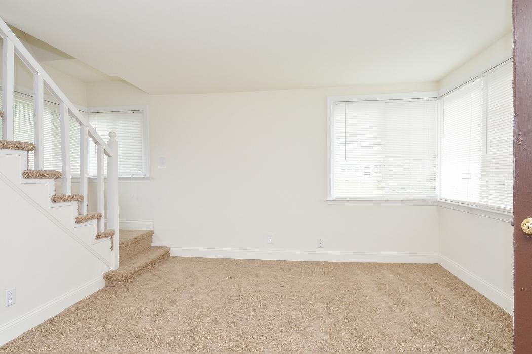 Images Greenville on 141 Apartments & Townhomes