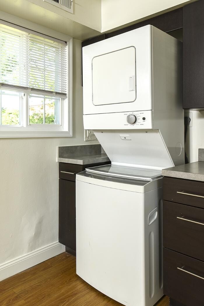 Images Greenville on 141 Apartments & Townhomes