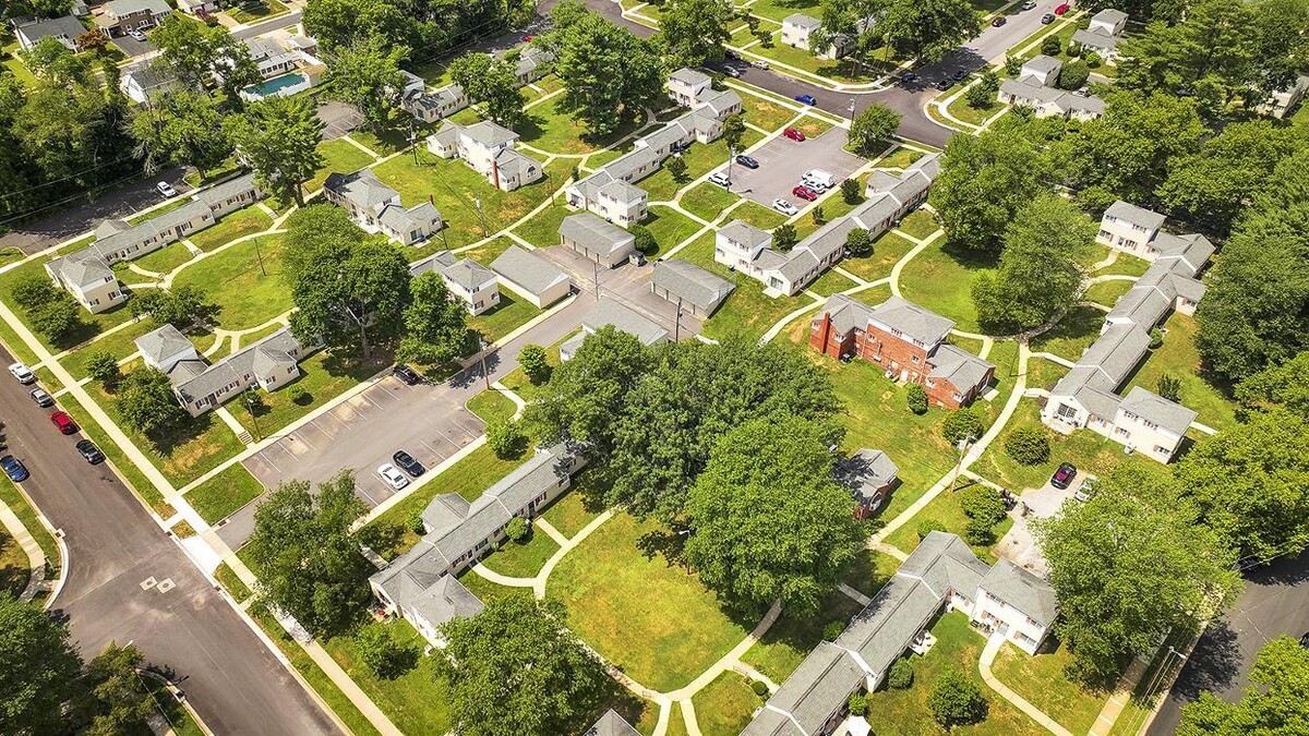 Images Greenville on 141 Apartments & Townhomes