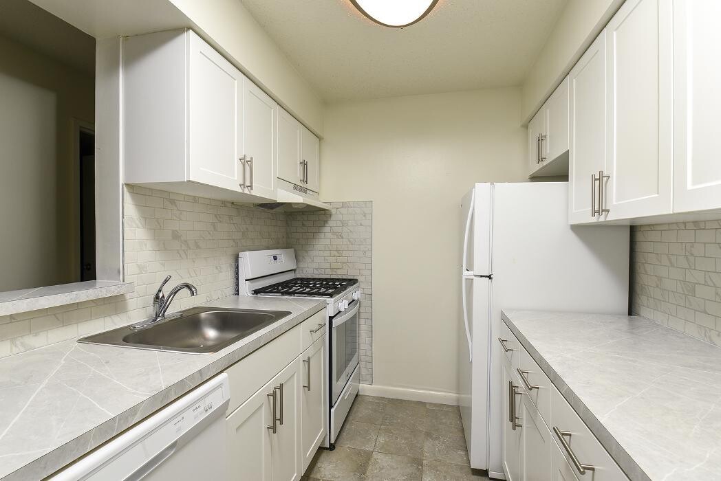 Images Lansdowne Towers Apartments