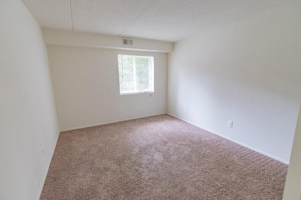 Images Lansdowne Towers Apartments