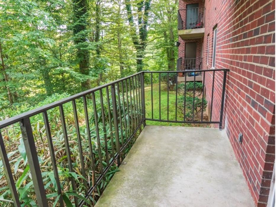 Images Lansdowne Towers Apartments