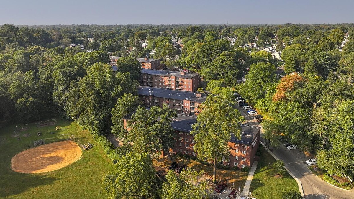 Images Lansdowne Towers Apartments