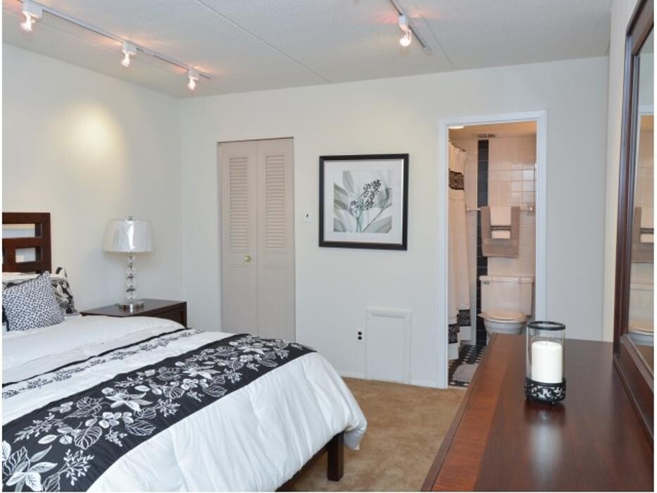 Images Lansdowne Towers Apartments