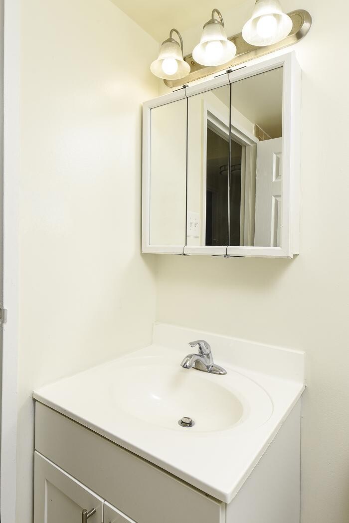 Images Lansdowne Towers Apartments