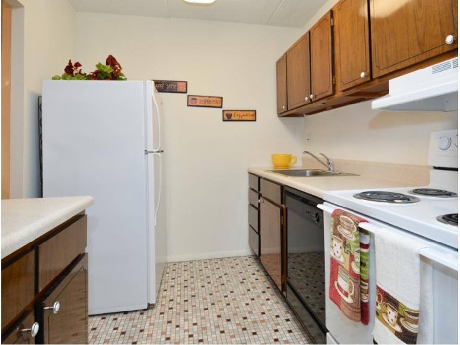 Images Lansdowne Towers Apartments