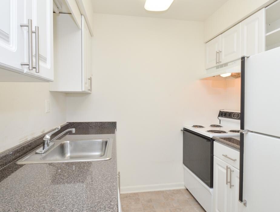 Images Rolling Glen Apartments and Townhomes