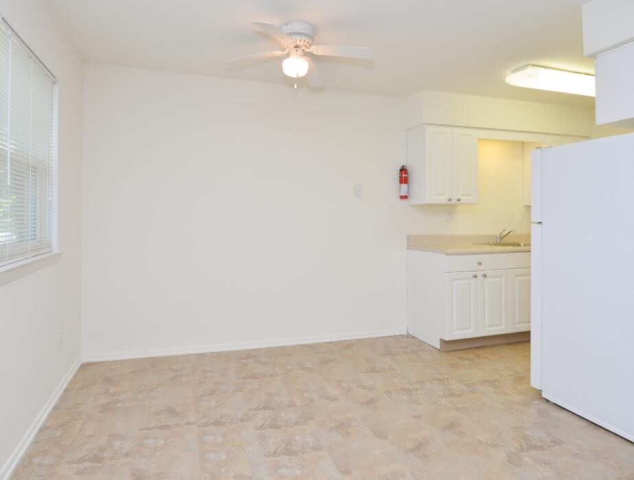 Images Rolling Glen Apartments and Townhomes