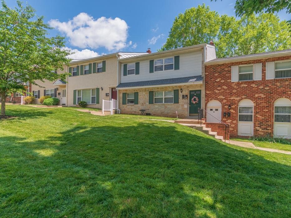 Images Rolling Glen Apartments and Townhomes