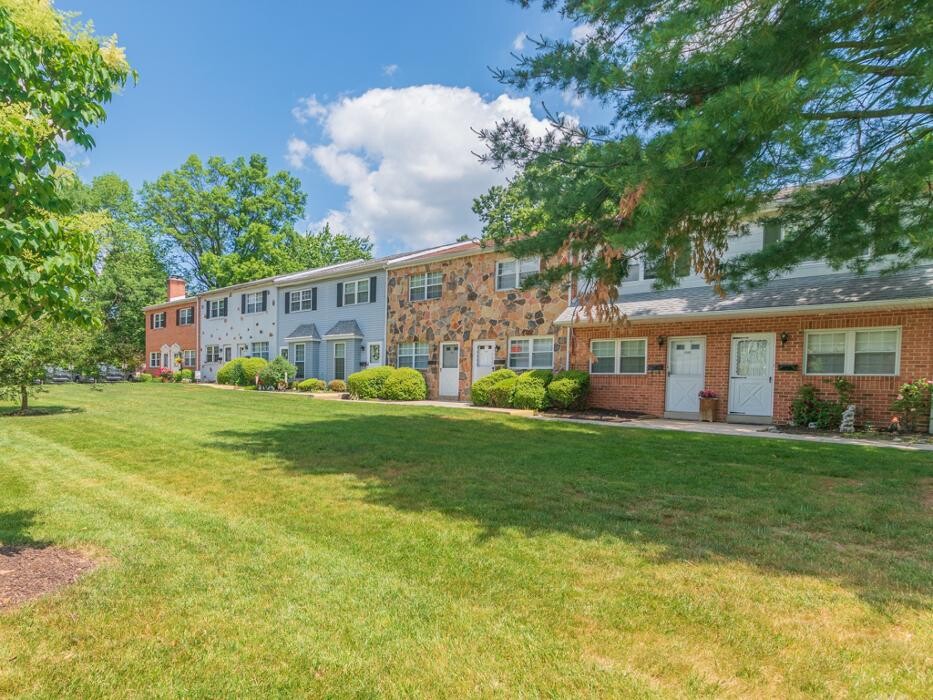 Images Rolling Glen Apartments and Townhomes