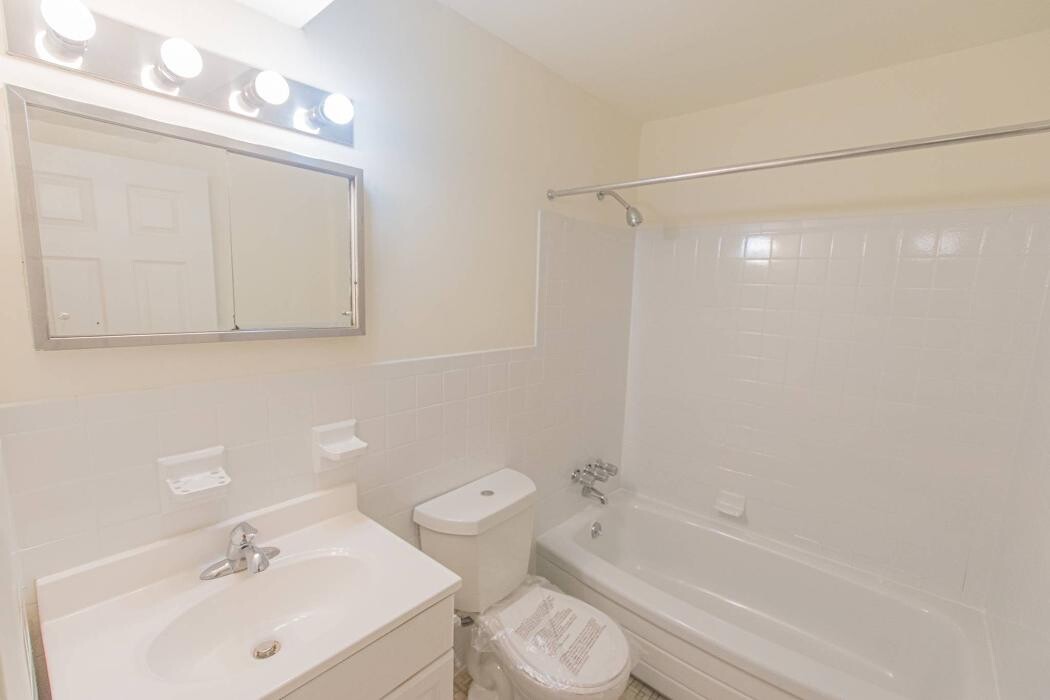 Images Rolling Glen Apartments and Townhomes