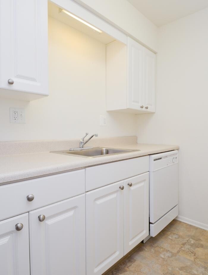 Images Rolling Glen Apartments and Townhomes