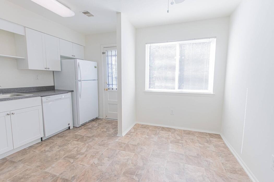 Images Rolling Glen Apartments and Townhomes