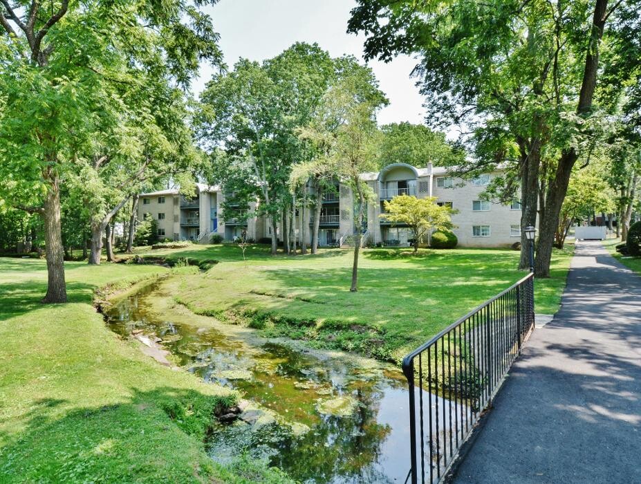 Images Valley Stream Apartments