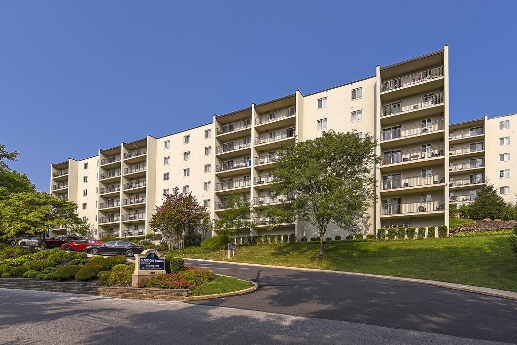 Images Gladstone Towers Apartments