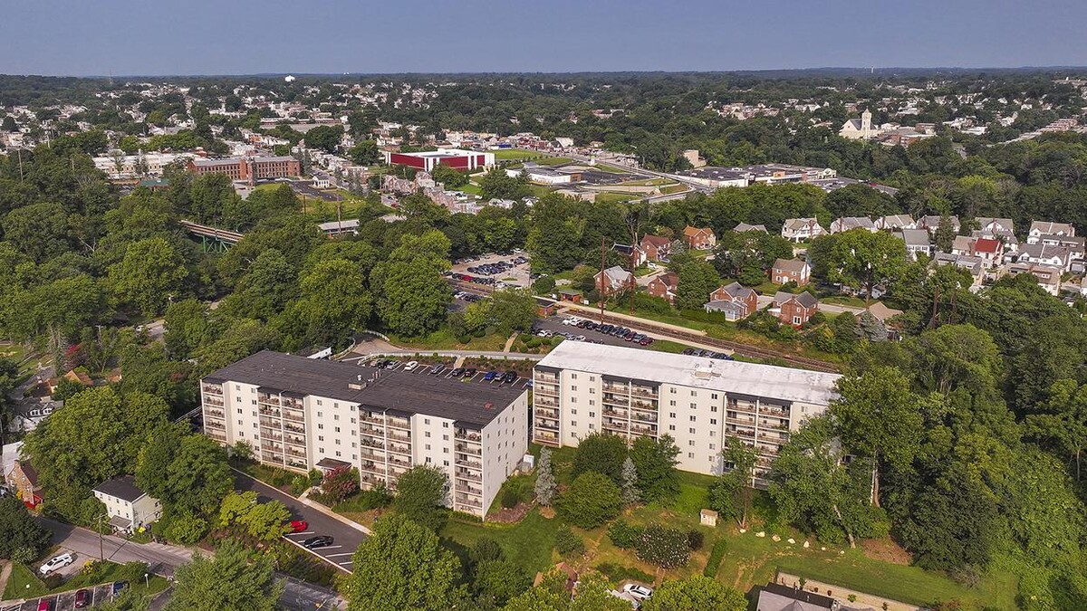 Images Gladstone Towers Apartments