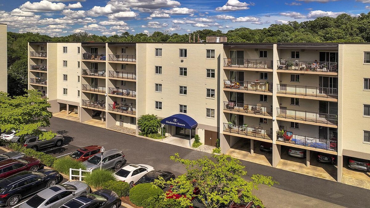 Images Gladstone Towers Apartments