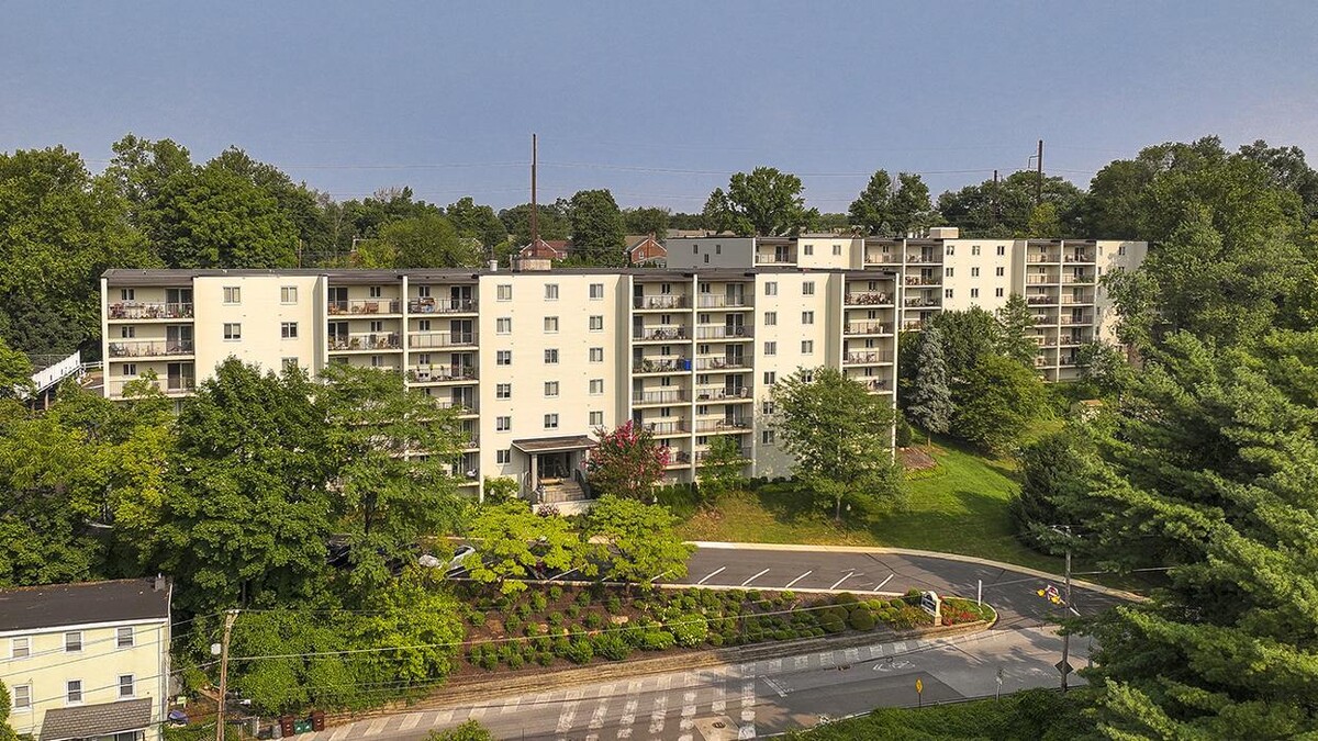Images Gladstone Towers Apartments